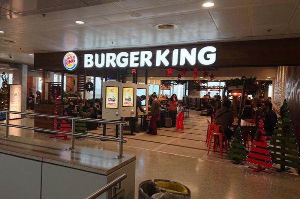 Κατάστημα “Burger King” στο Διεθνές Αεροδρόμιο Αθηνών «ΕΛ. ΒΕΝΙΖΕΛΟΣ»