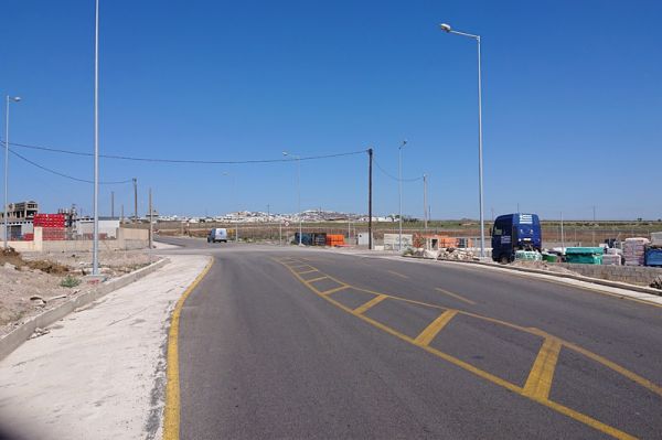 Οδοφωτισμός στο νέο περιφερειακό δρόμο στη Νήσο ΘΗΡΑ (Σαντορίνη)